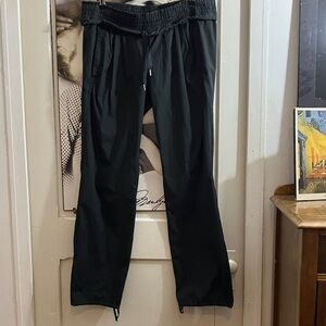 Lululemon Joggers – Size 10 – Zip Pockets – Excellent Condition